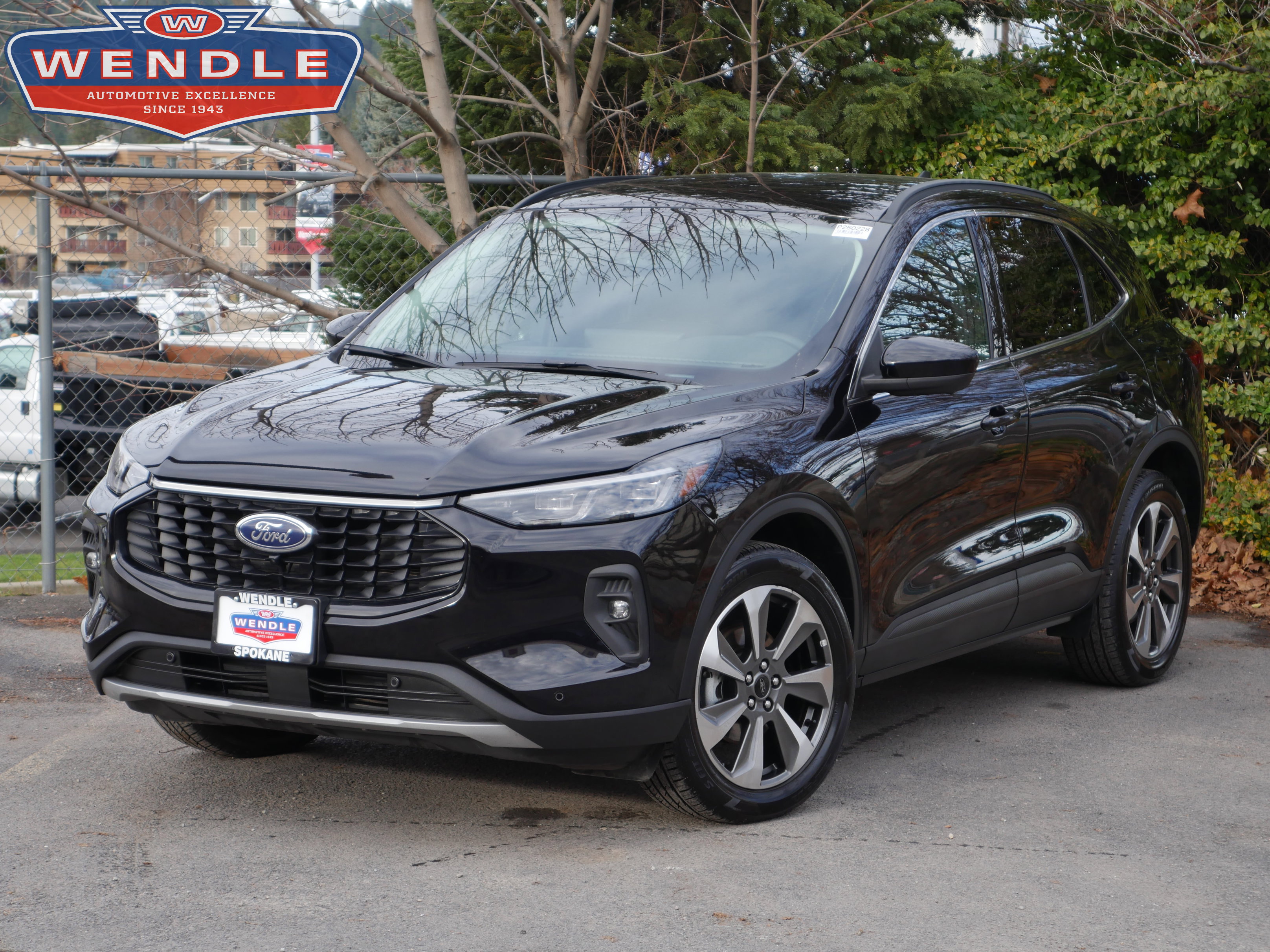 2024 Ford Escape Platinum's photo