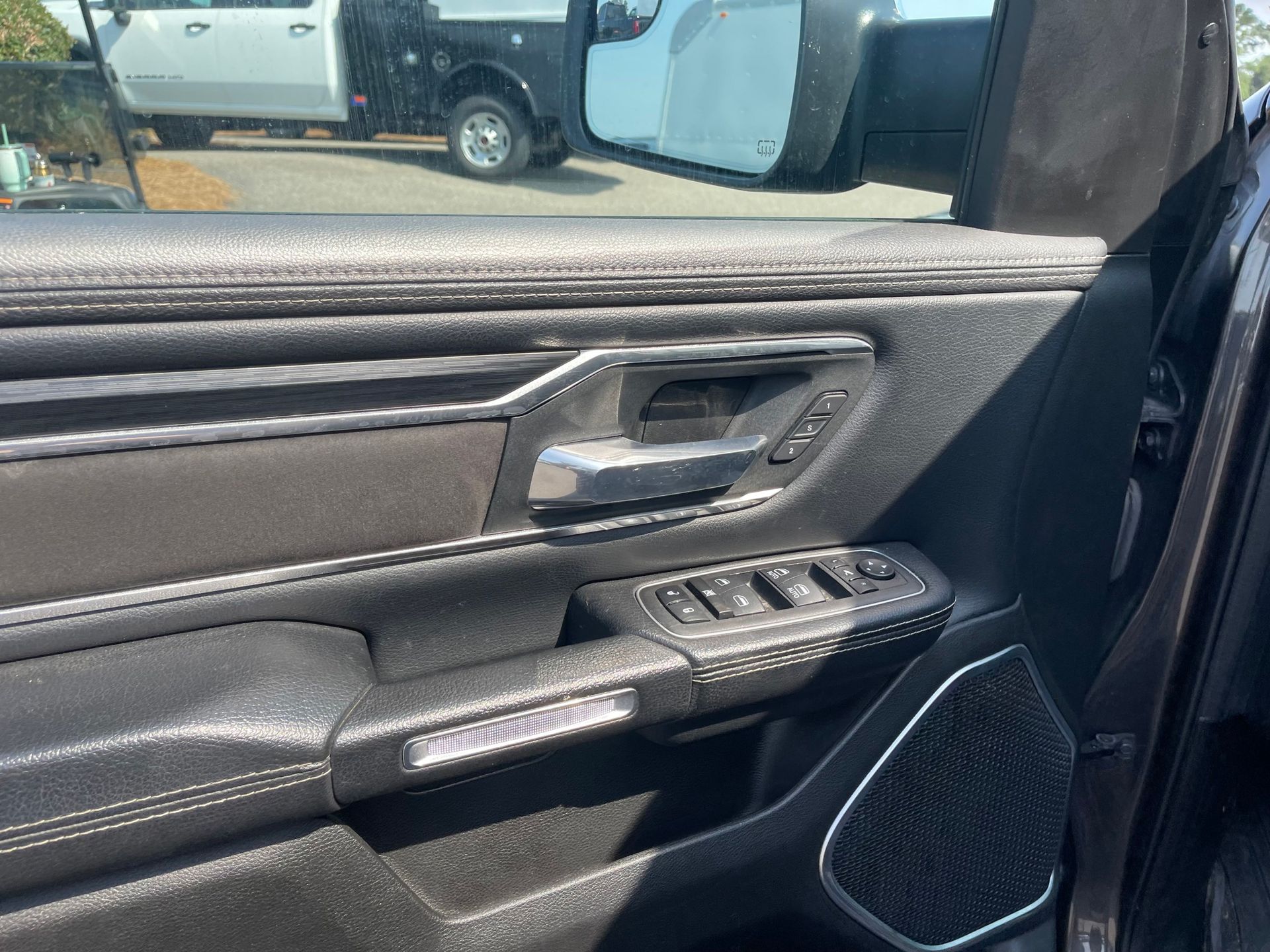2023 Ram 1500 Laramie photo 14