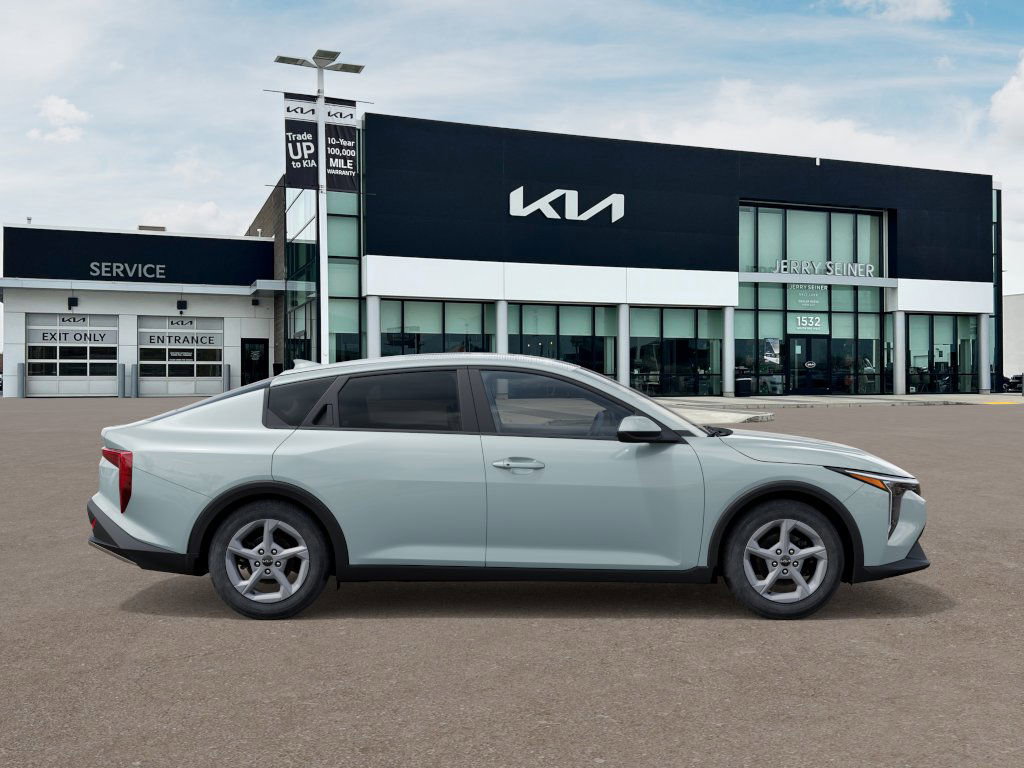 2025 Kia K4 LXS photo 5