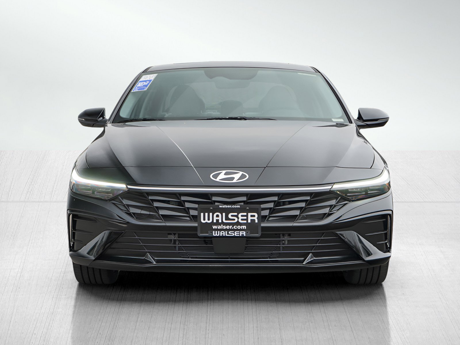 2025 Hyundai Elantra Hybrid Limited photo 2