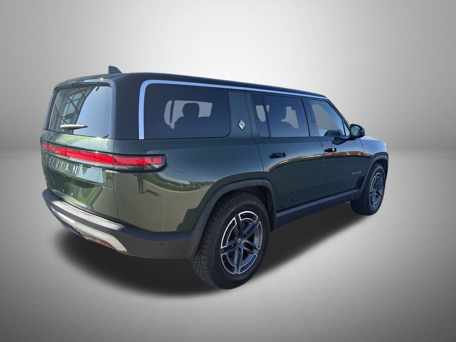 2025 Rivian R1S Adventure photo 3