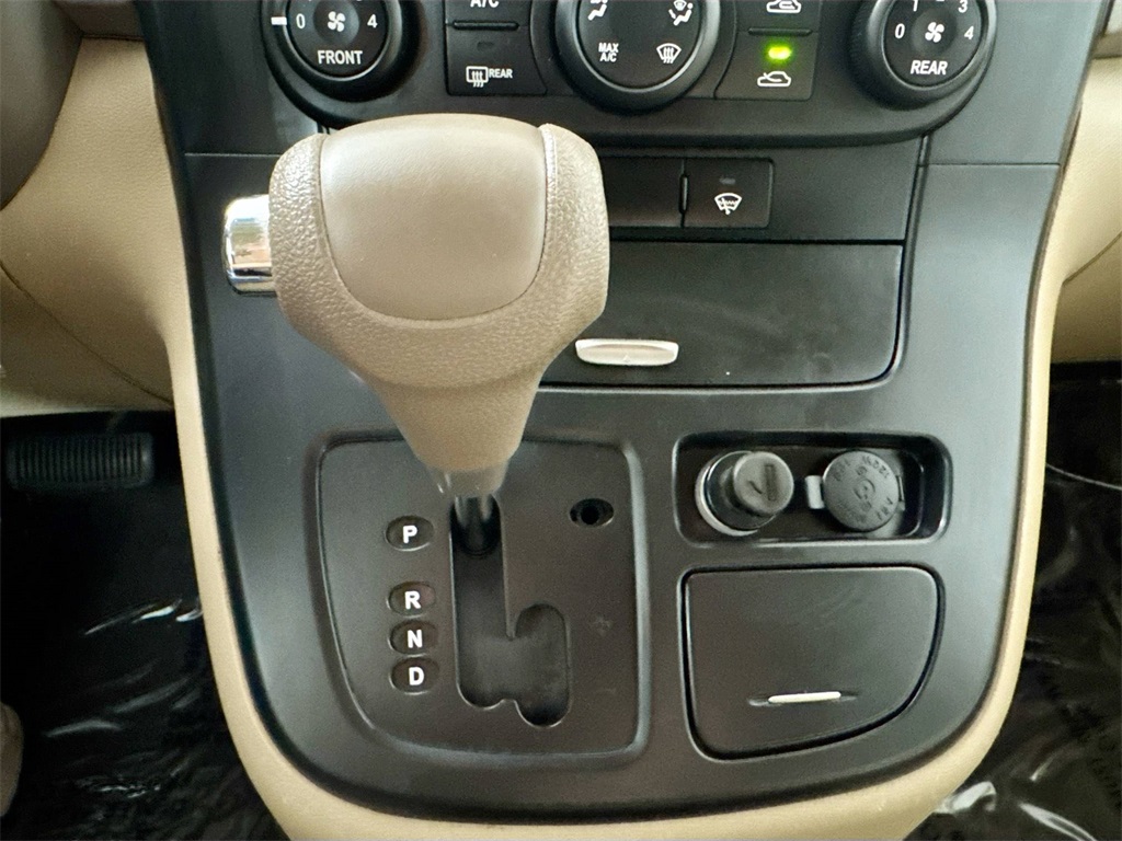 2012 Kia Sedona LX photo 25