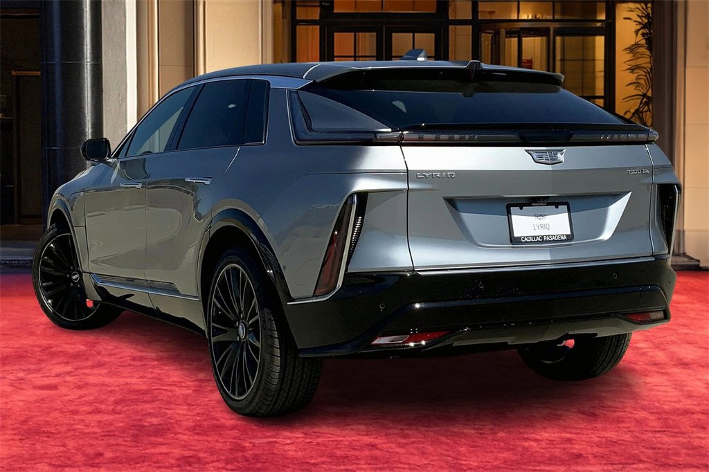 2025 Cadillac Lyriq Luxury photo 4
