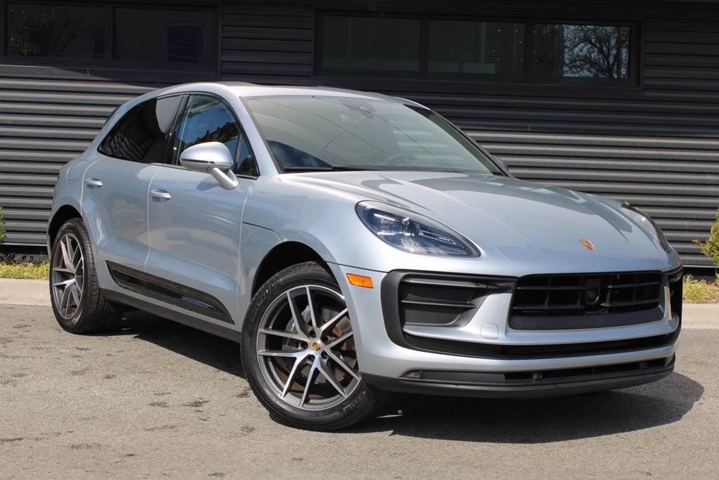 2024 Porsche Macan Base photo 9