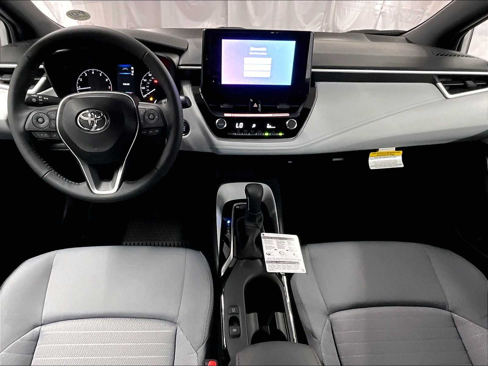 2025 Toyota Corolla SE photo 11