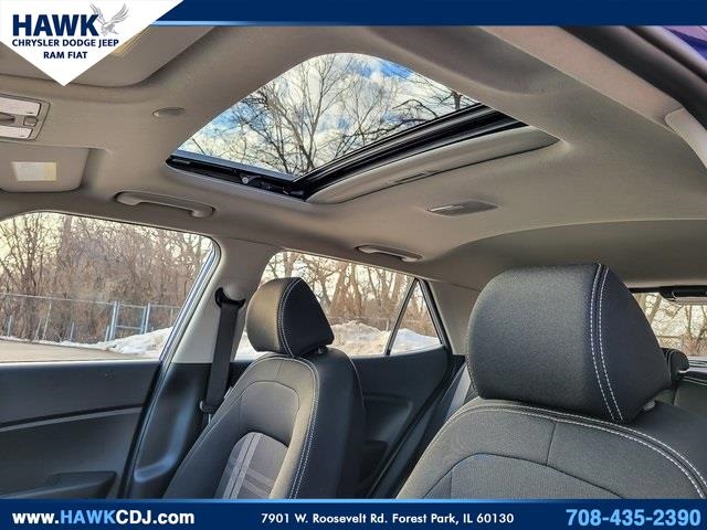 2025 HYUNDAI VENUE - Image 10