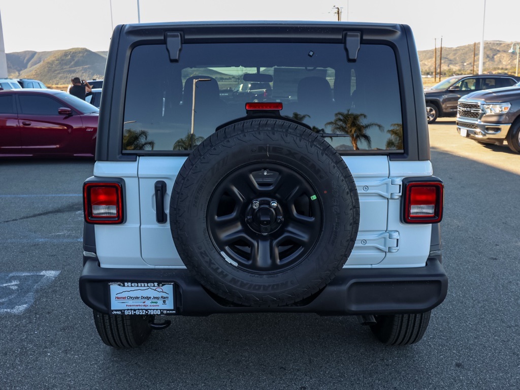 New 2026 Bright White Clear-Coat Exterior Paint Jeep Sport image 4