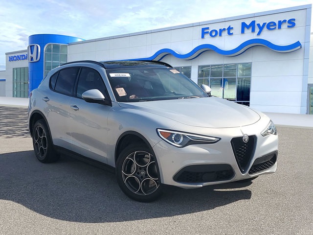 2022 Alfa Romeo Stelvio Base's photo