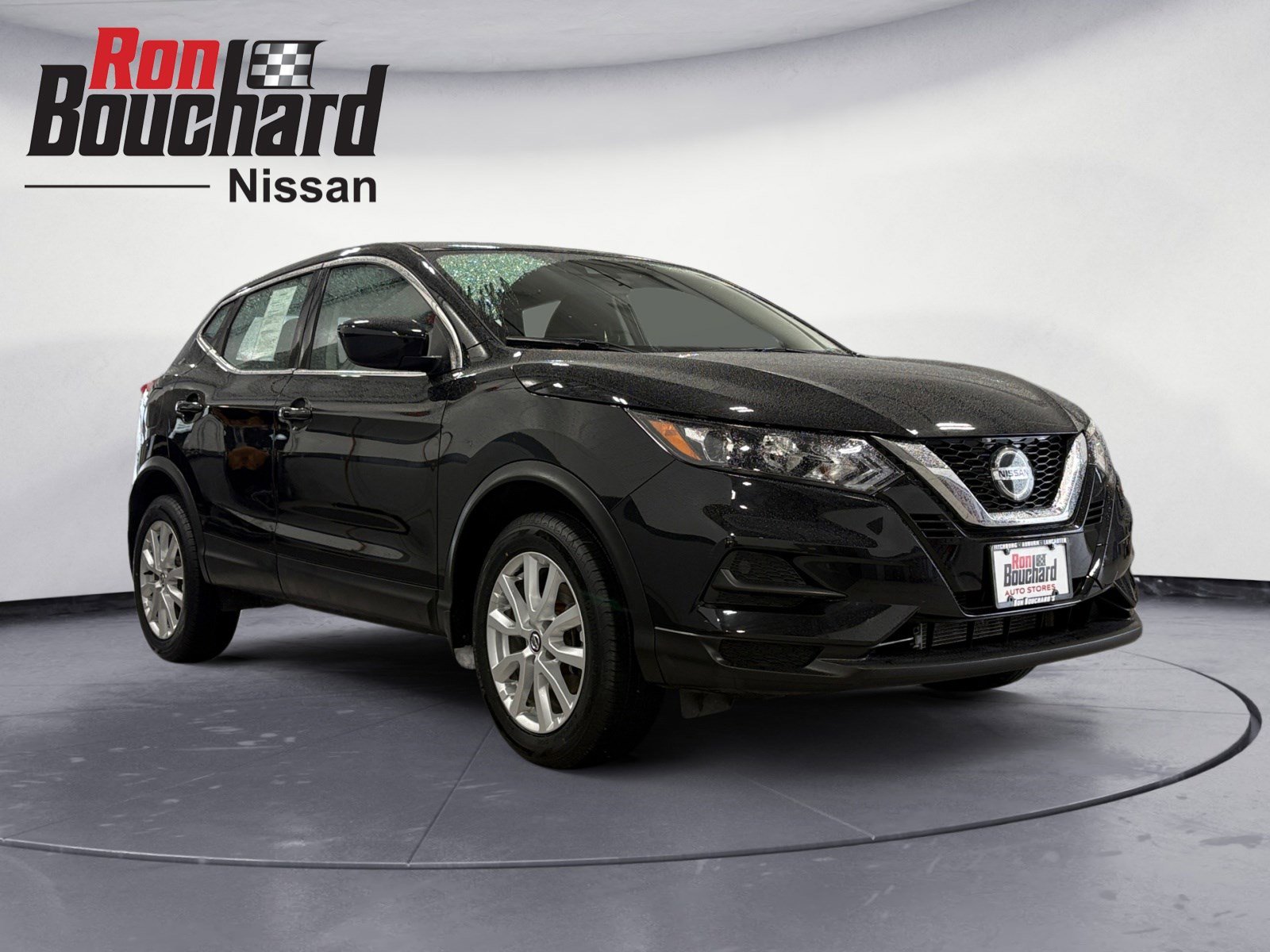 2020 Nissan Rogue Sport S's photo