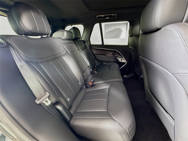 2025 Land Rover Range Rover SE photo 27