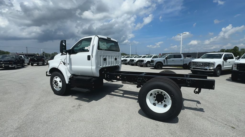 2025 Ford F-650 Base photo 6