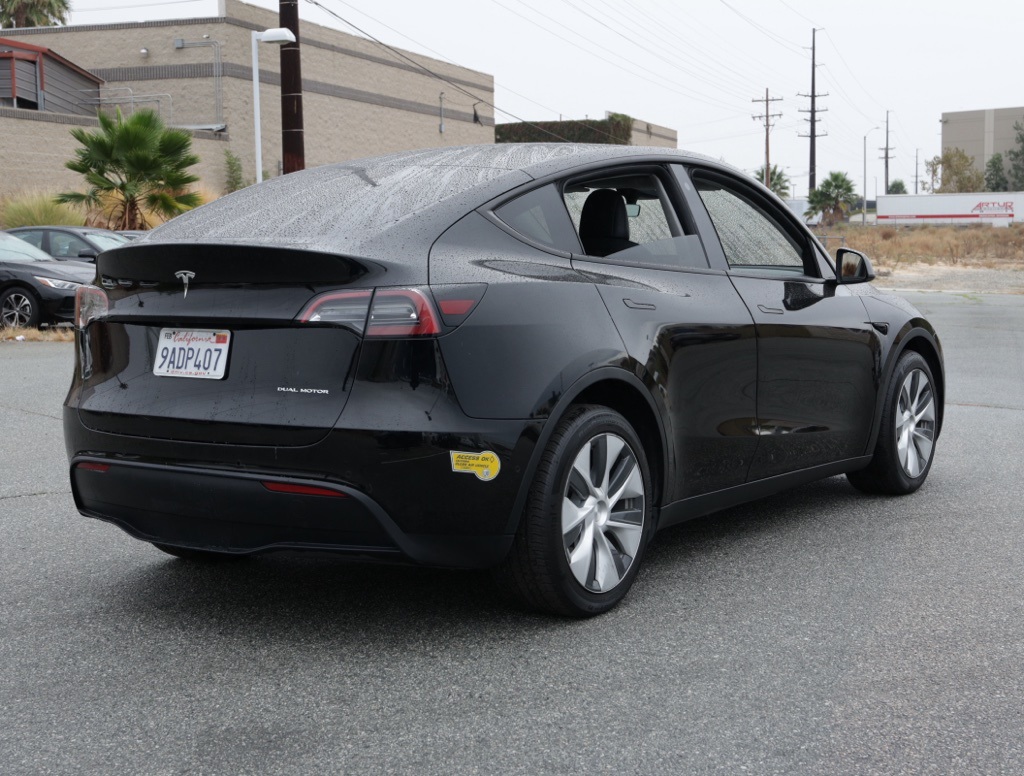 2022 Tesla Model Y Long Range photo 3