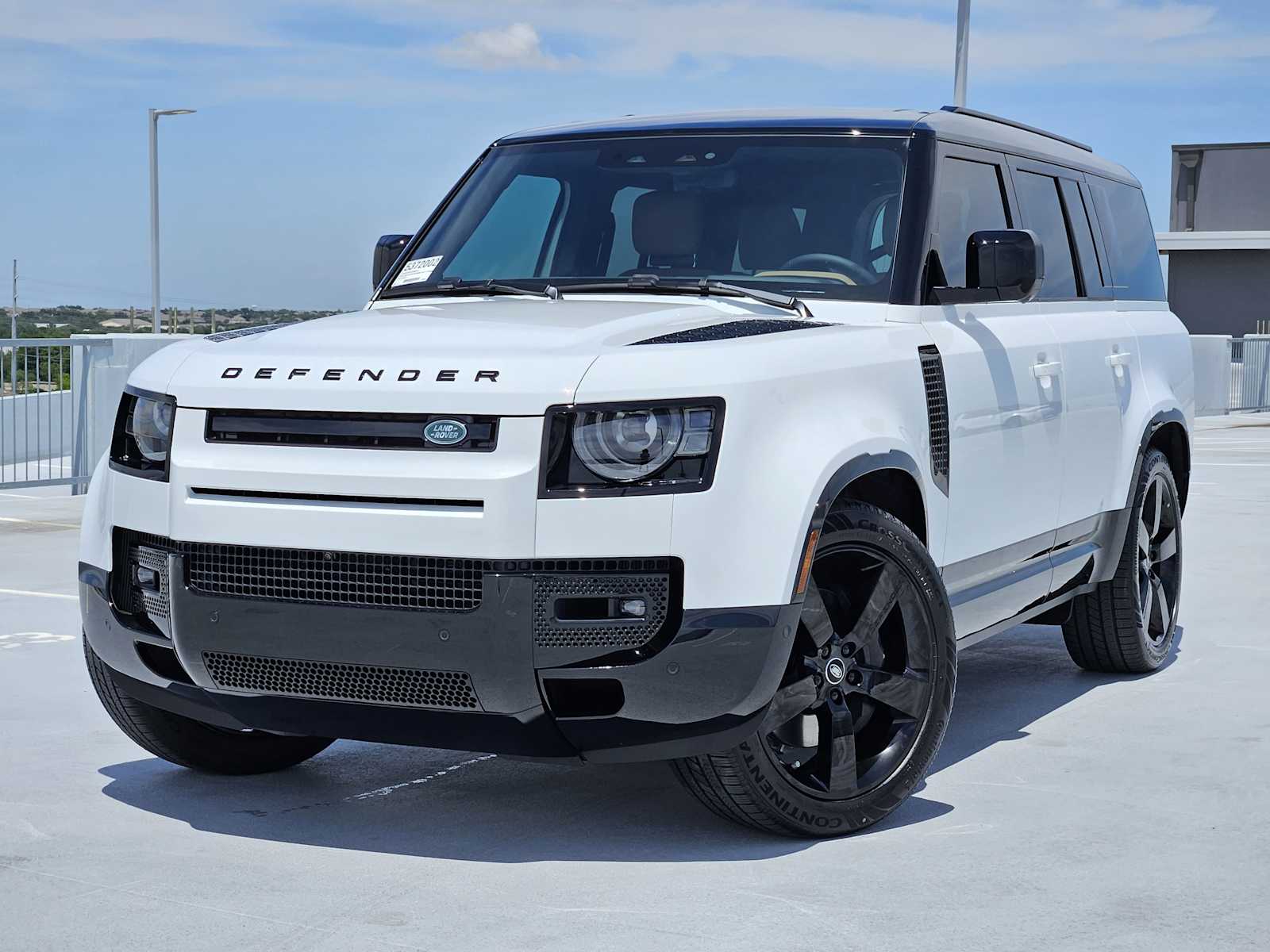 2025 Land Rover Defender X-Dynamic SE