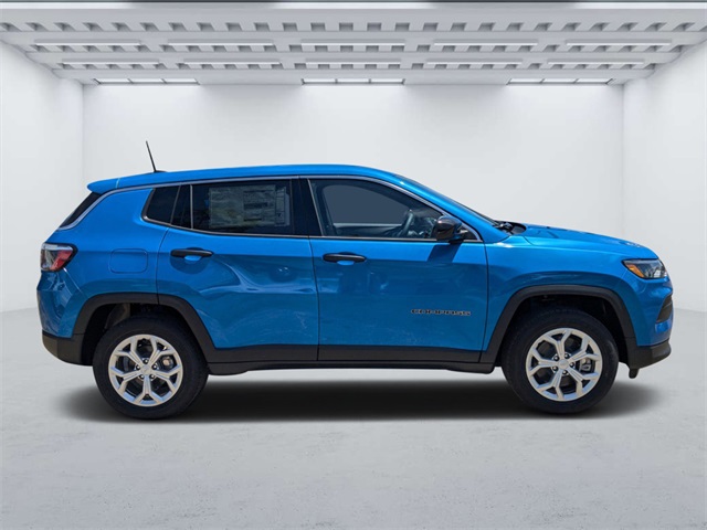 2024 Jeep Compass Sport photo 2