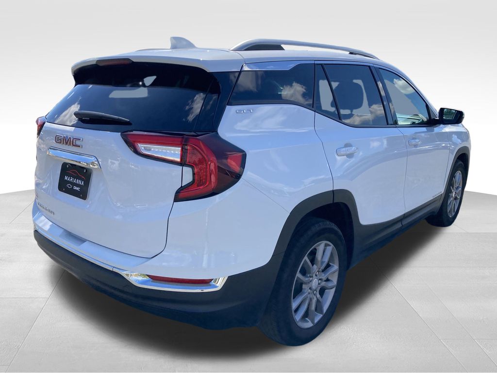 2024 Gmc Terrain SLT photo 2
