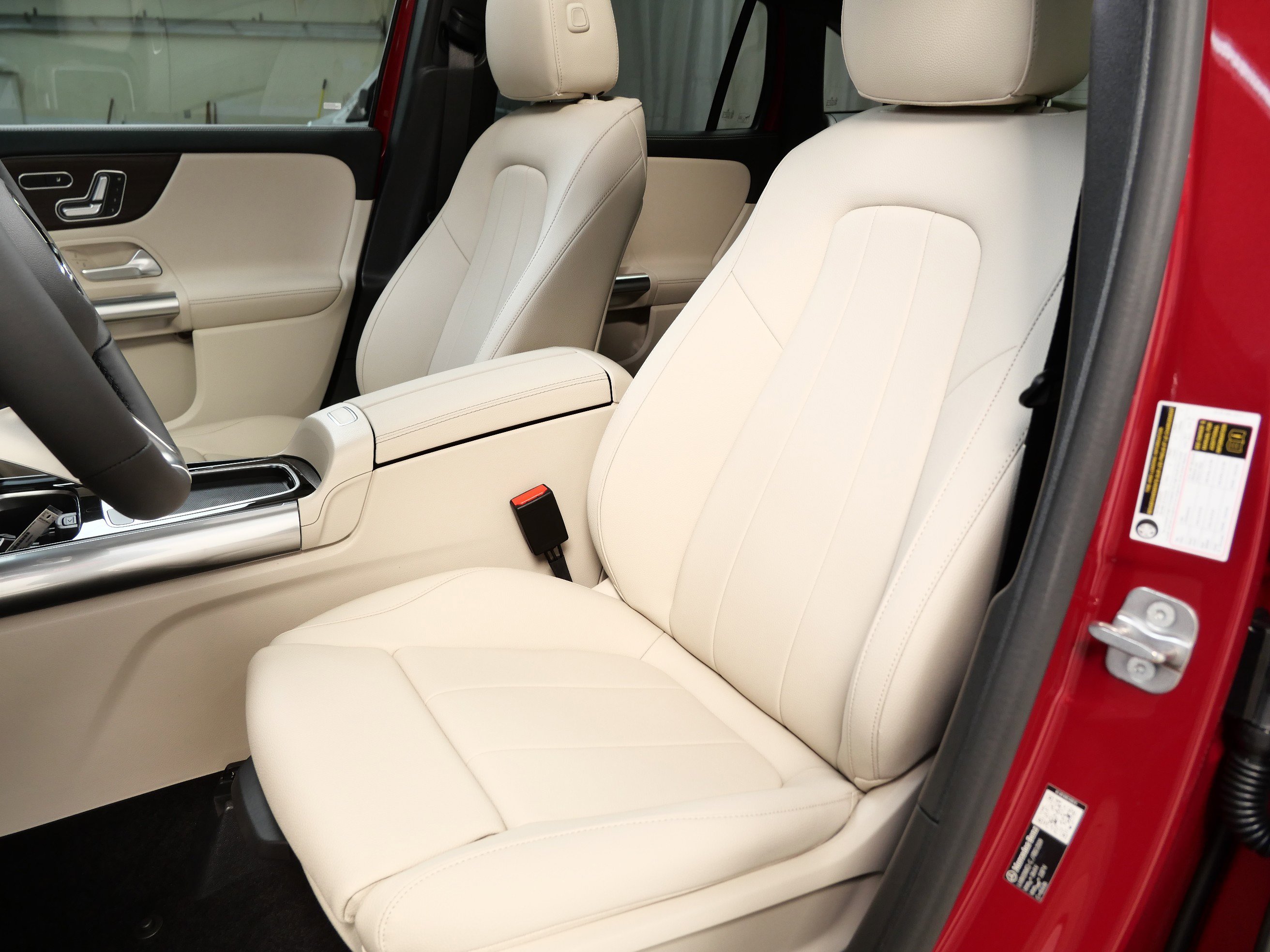 2026 Mercedes Benz GLA 250 4MATIC photo 2