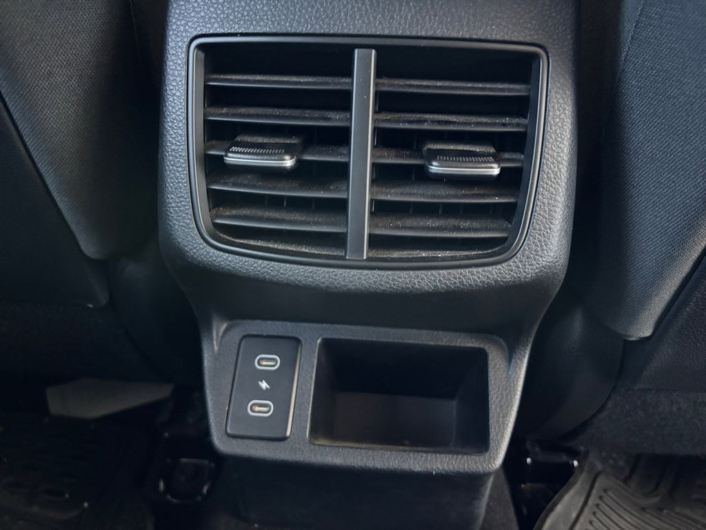 2025 Kia Seltos LX photo 21