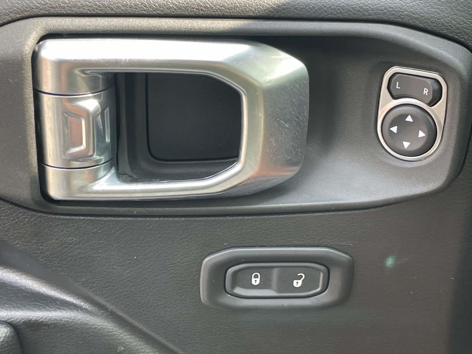 2022 Jeep Gladiator Sport S photo 23