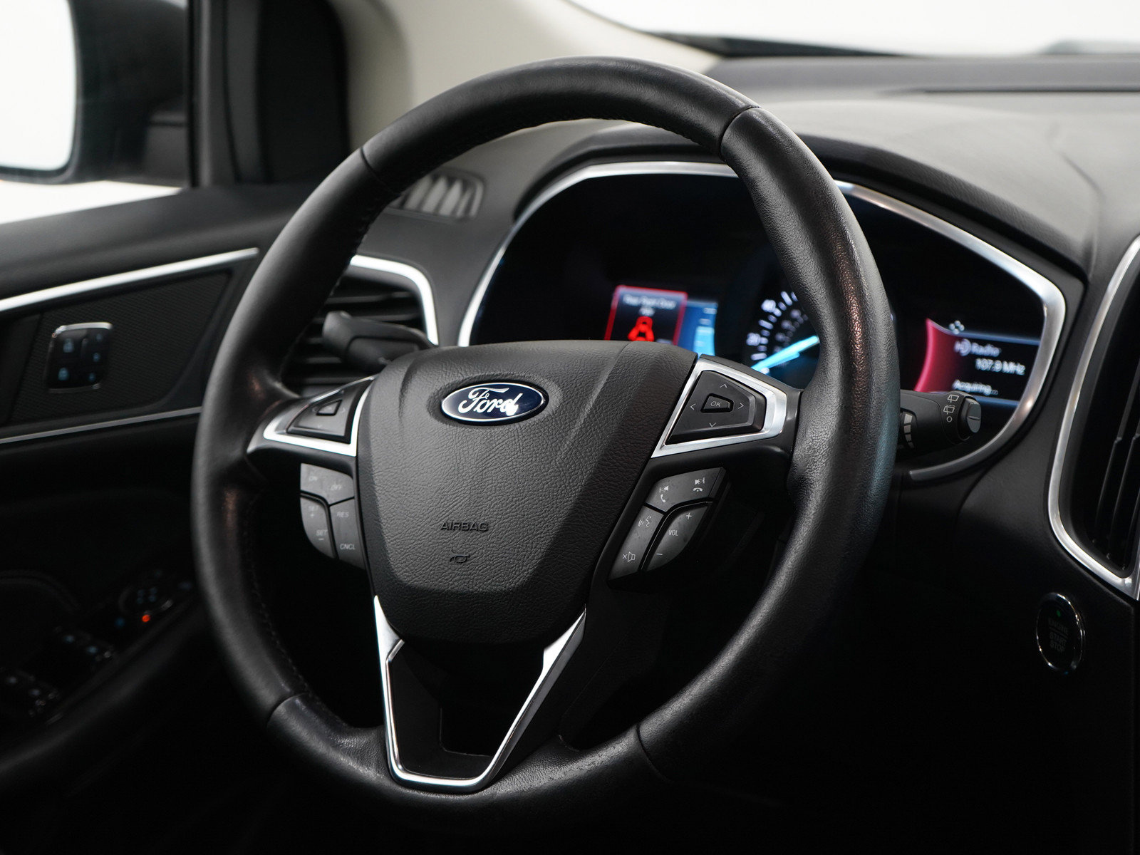 2017 Ford Edge Titanium photo 13