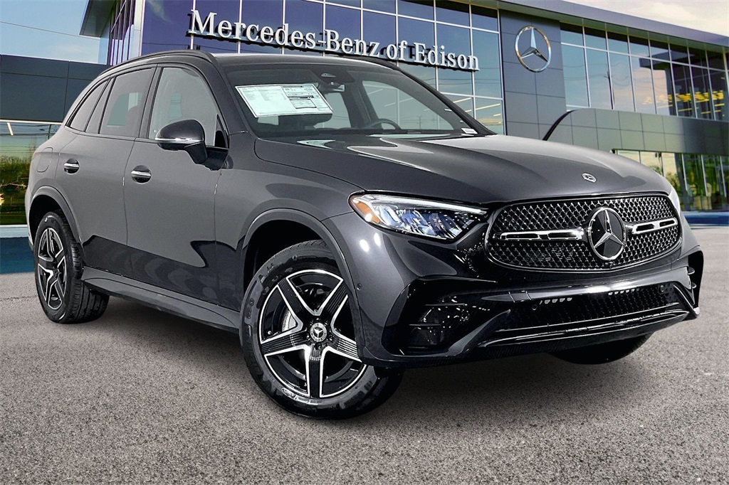 2026 Mercedes-Benz GLC Base's photo