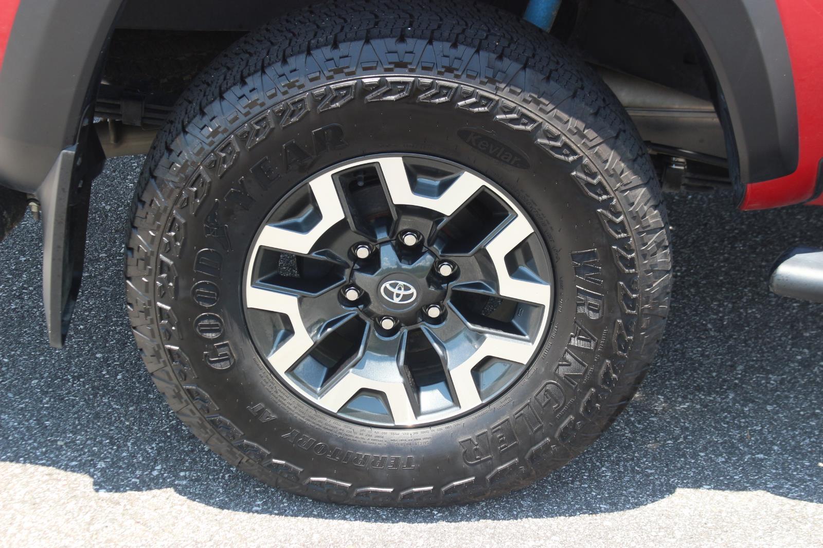 2023 Toyota Tacoma TRD photo 32