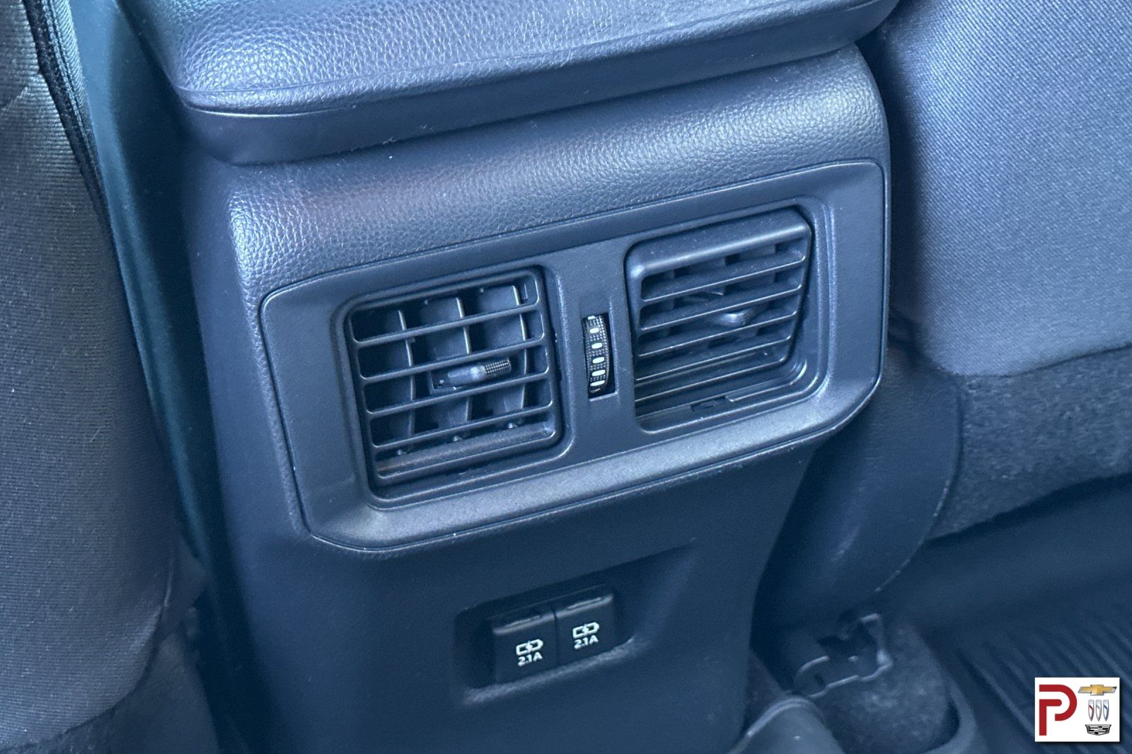 2020 Toyota RAV4 Hybrid XLE photo 13