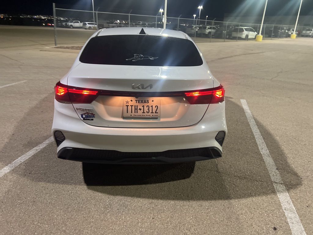 2024 Kia Forte LXS photo 3