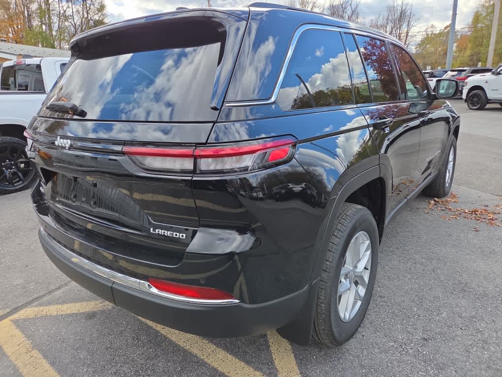 2025 Jeep Grand Cherokee Laredo X photo 4