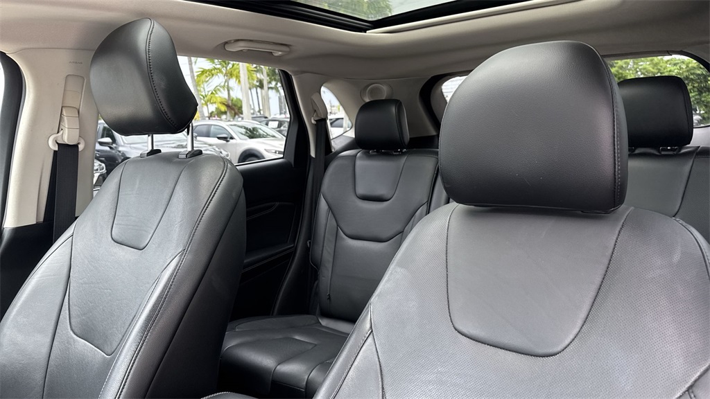 2017 Ford Edge Titanium photo 40