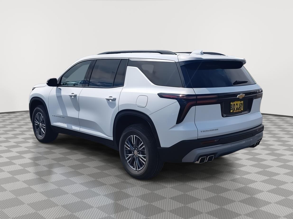 2026 Chevrolet Traverse photo 2