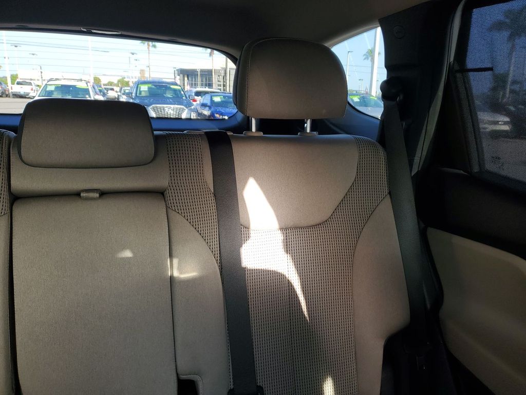 2019 Hyundai Santa Fe SEL Plus photo 3