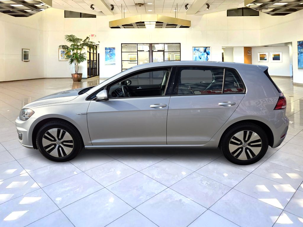 2019 Volkswagen e-Golf SE photo 4
