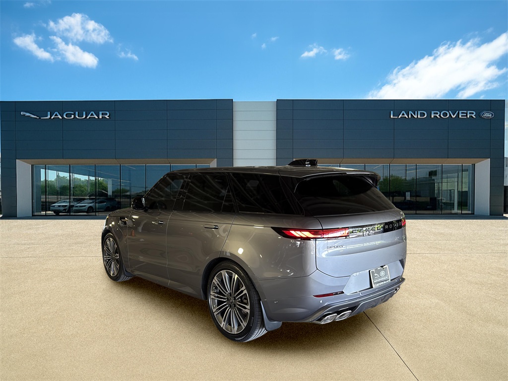 2025 Land Rover Range Rover Sport SE photo 3