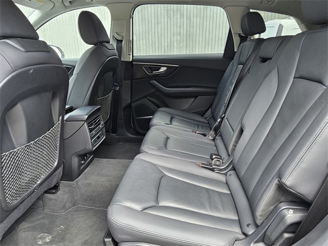 2024 Audi Q7 55 Premium Plus photo 11