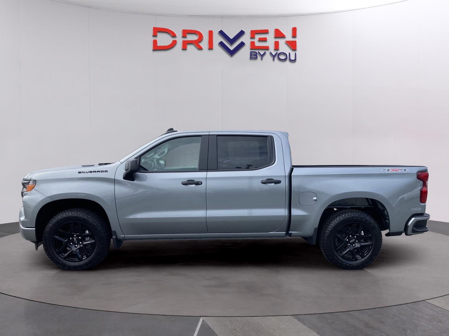 2026 Chevrolet Silverado 1500 Custom photo 2