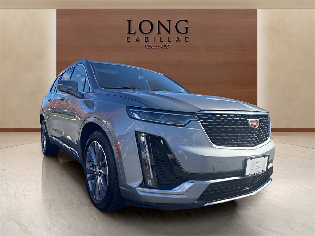 2025 Cadillac XT6 Premium Luxury photo 3