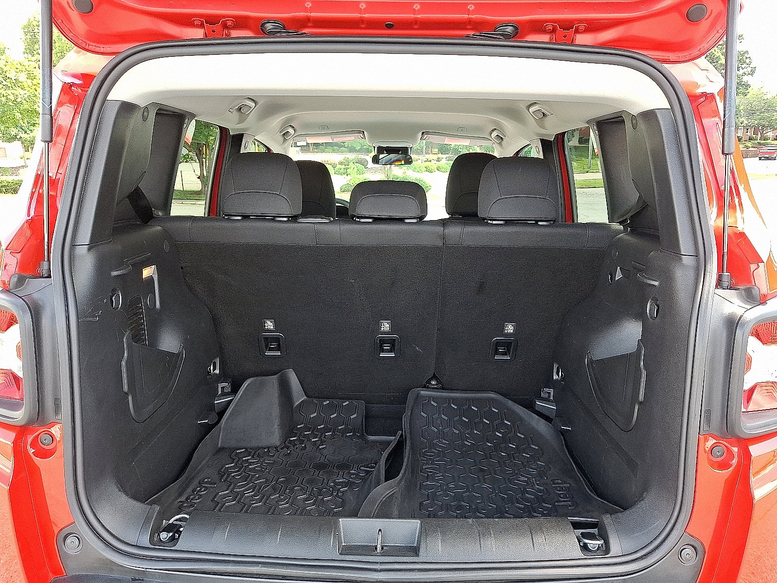 2020 Jeep Renegade Latitude photo 25