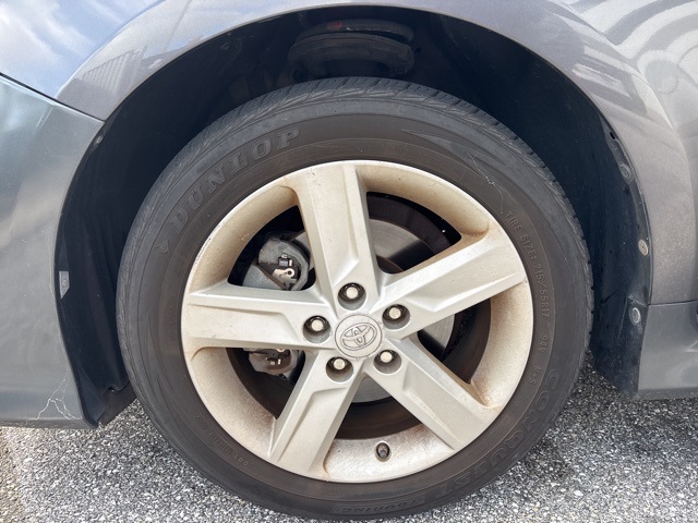 2014 Toyota Camry SE photo 14
