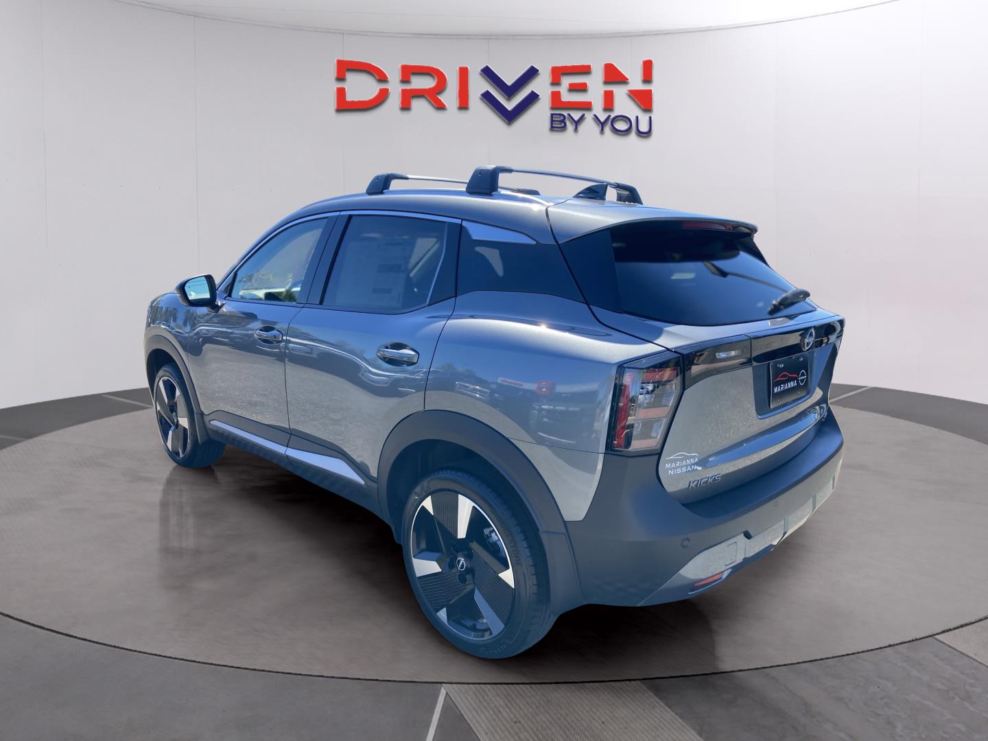 2026 Nissan Kicks SR photo 3