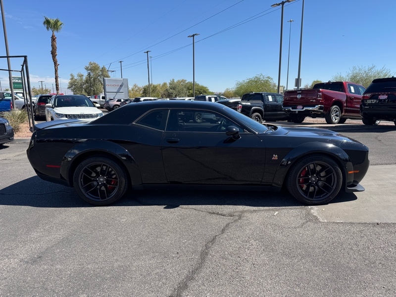 2021 Dodge Challenger R/T Scat Pack Widebody photo 3