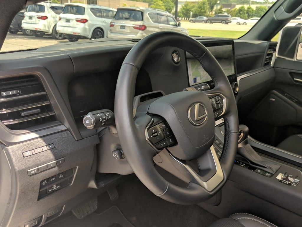 2024 Lexus GX 550 Luxury photo 14