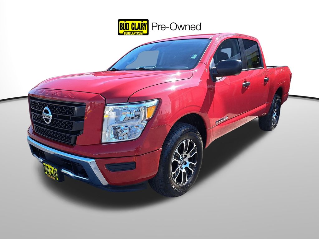 2022 Nissan Titan SV's photo
