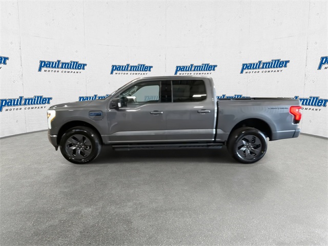 2025 Ford F-150 Lightning photo 3