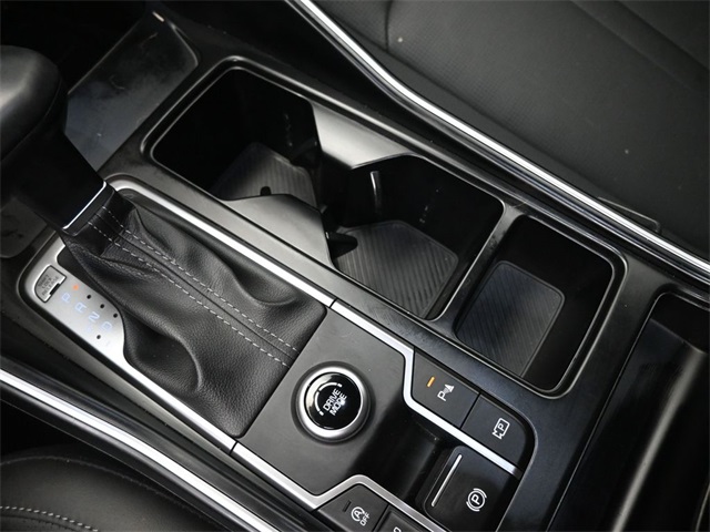 2025 Kia Sorento S photo 13