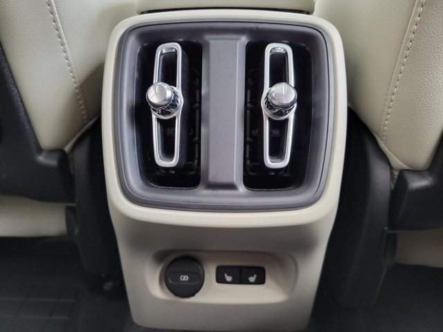 2022 Volvo XC40 T5 Inscription photo 24