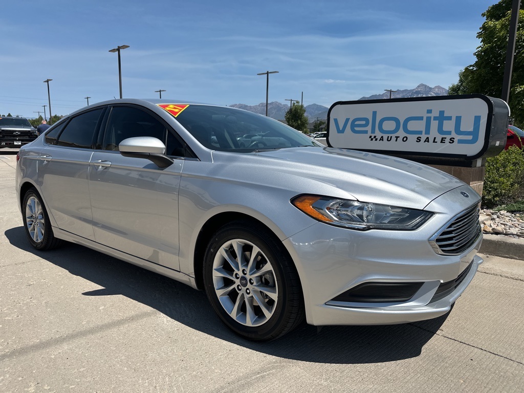 2017 Ford Fusion SE's photo