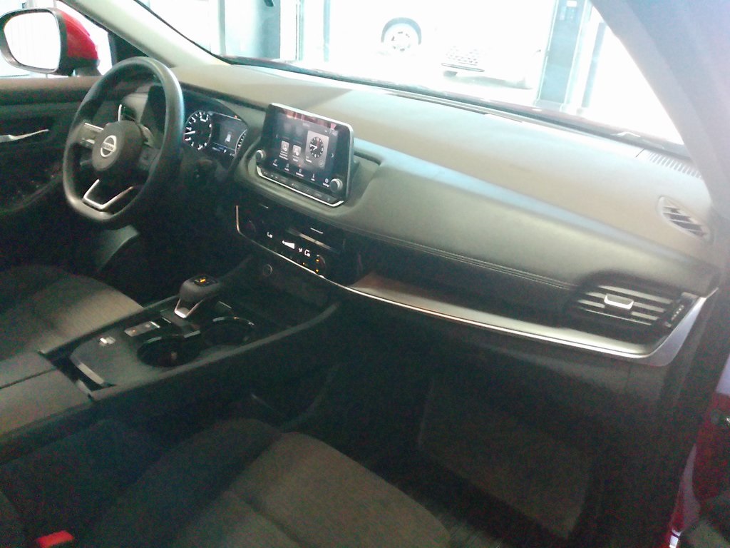 2021 Nissan Rogue SV photo 12