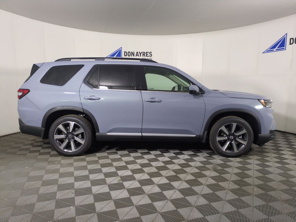 2025 Honda Pilot Touring photo 4