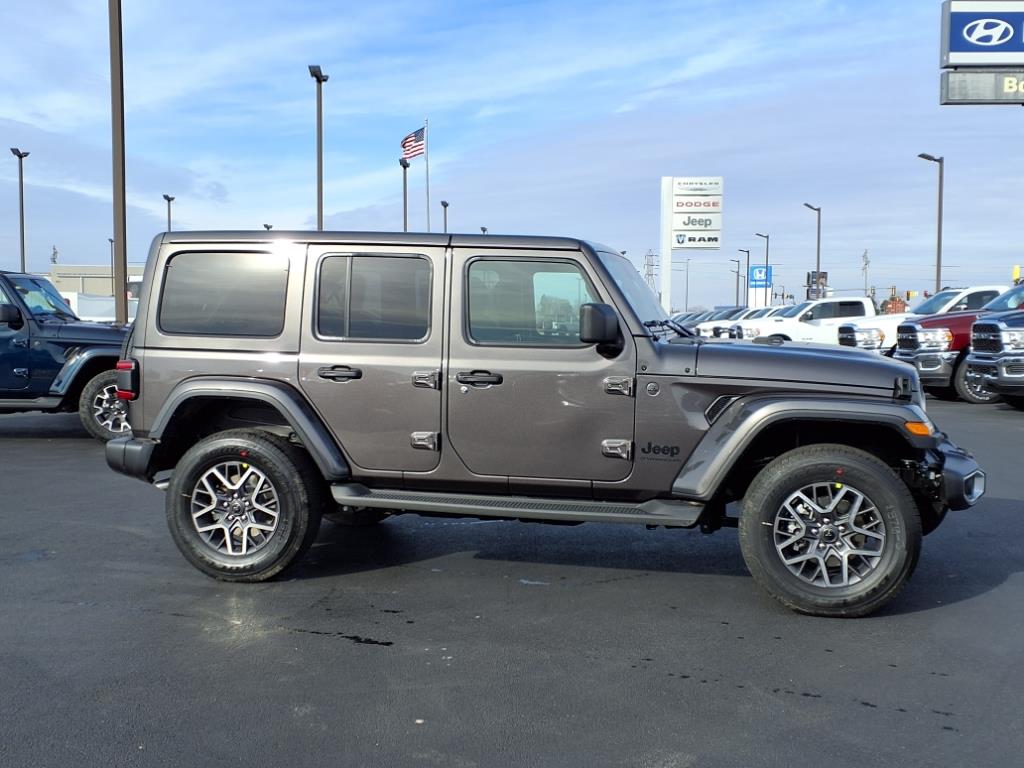 2025 Jeep Wrangler Sahara photo 2