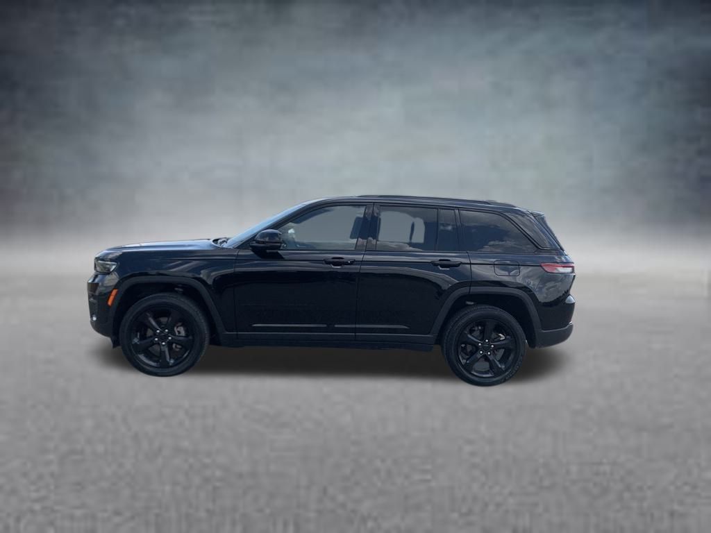2023 Jeep Grand Cherokee Altitude photo 4